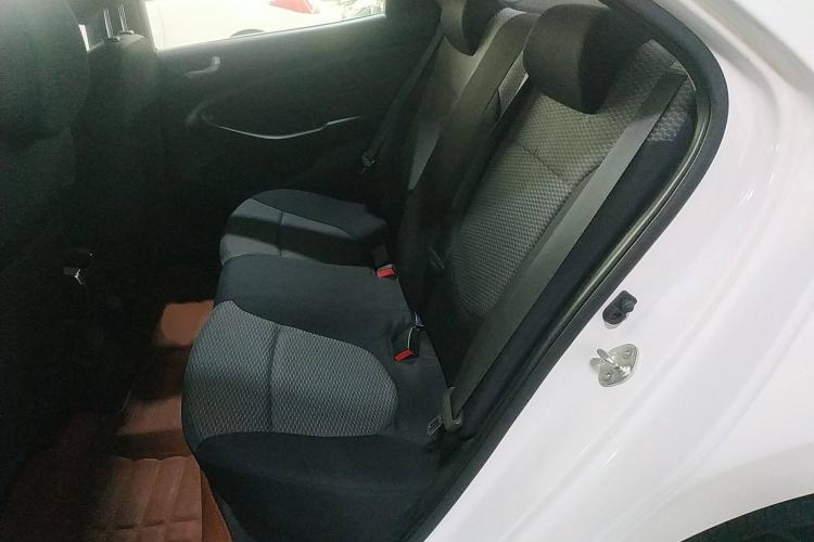 Used Hyundai Verna (older generation) 2017 1.4L Manual Refreshed Version China V Standard Interior 4