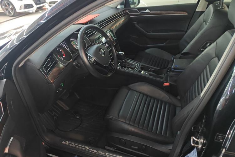 Used Volkswagen Magotan 2019 330TSI DSG Luxury Version China VI Standard Left Front Seat