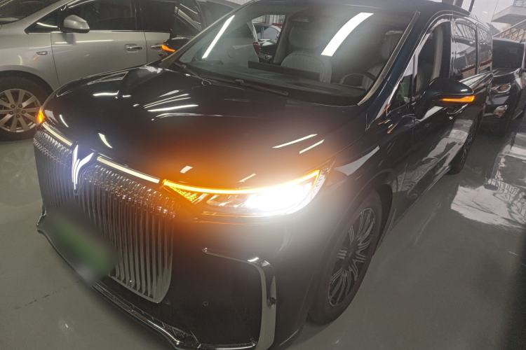 Used VOYAH Dream 2025 EV Four-Wheel Drive Flagship Kunpeng Edition