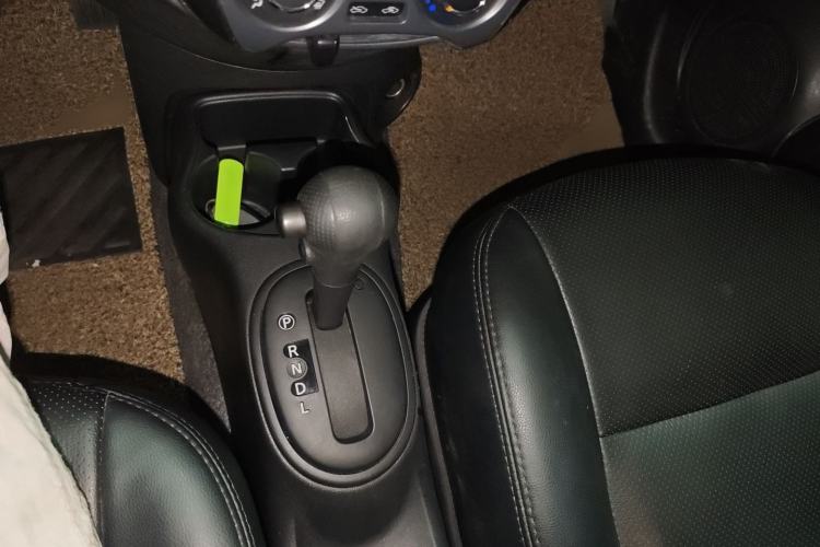 Used Nissan Sunny 2016 1.5XE CVT Leading Edition Gear Lever