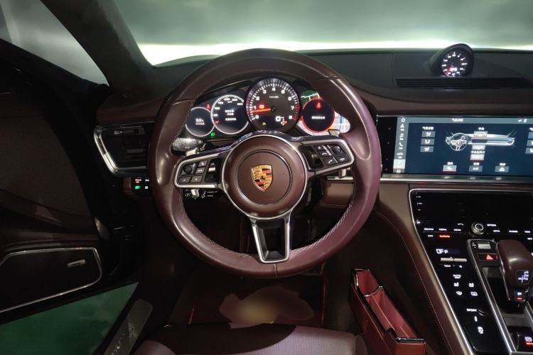 Used Porsche Panamera 2017 Panamera 4 Executive Long Wheelbase 3.0T Steering Wheel