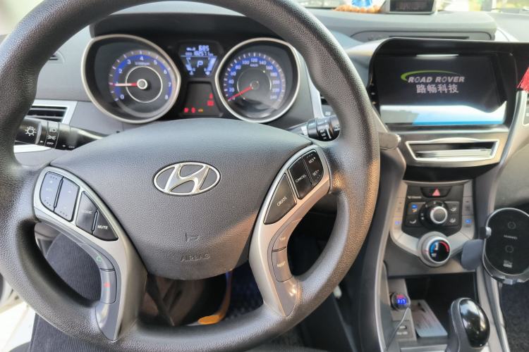 Used Hyundai Elantra (5th Generation / Langdong) 2016 1.6L Automatic Smart Version