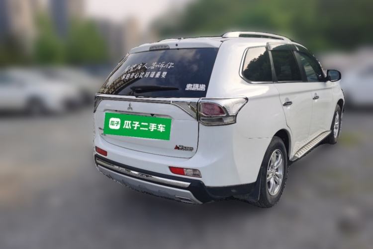 Used Mitsubishi Outlander 2013 2.0L 4x4 Urban Navigation Edition 5 Seats Rear Right 45 Deg