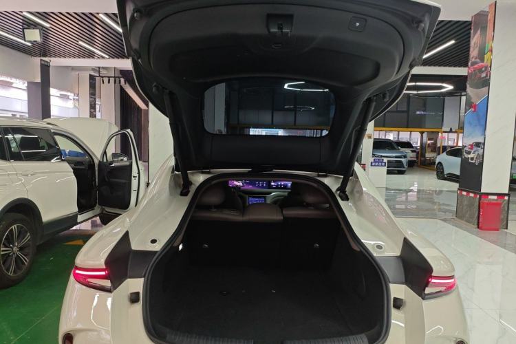 Used IM L6 2025 Ultra Model
