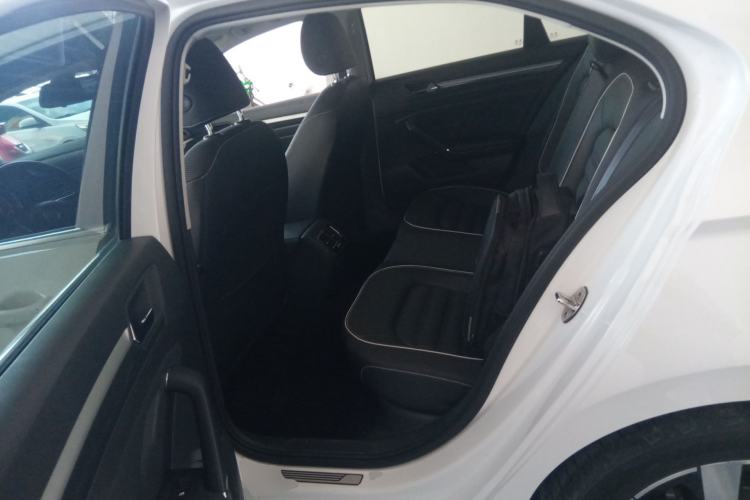 Used Volkswagen Lamando 2019 280TSI DSG Luxury Edition China VI Standard Left Rear Seat