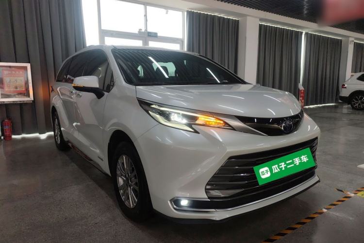 Used Toyota Sienna 2021 2.5L Hybrid Premium Edition