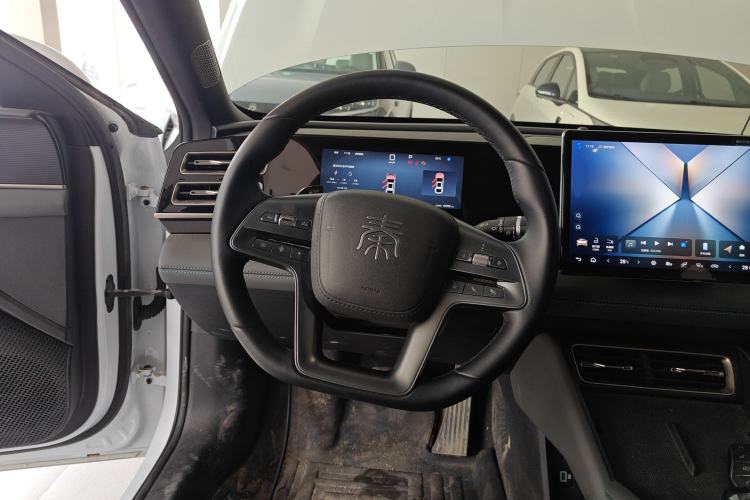 Used BYD Qin L 2025 DM-i Smart Drive 80KM Superior Model Steering Wheel