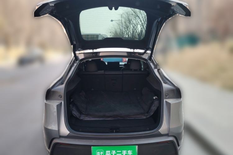 Used Tesla Model Y 2025 Rear-Wheel-Drive Version