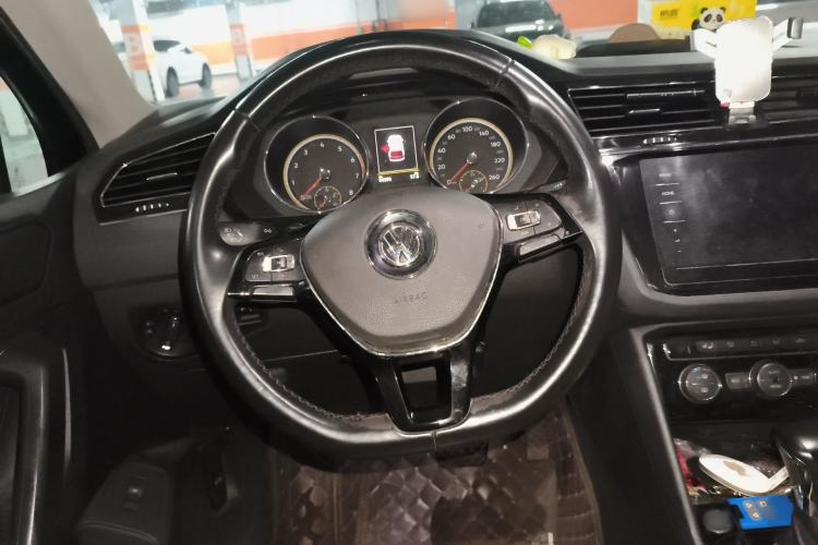Used Volkswagen Tiguan L 2019 Revised 330TSI Automatic Two-Wheel Drive Smart & Luxury Edition China VI Standard Steering Wheel