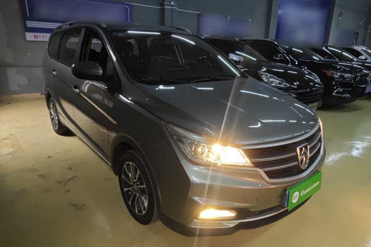 Used Baojun 730 2019 1.5L Manual Fashion Model 7-seater China VI
