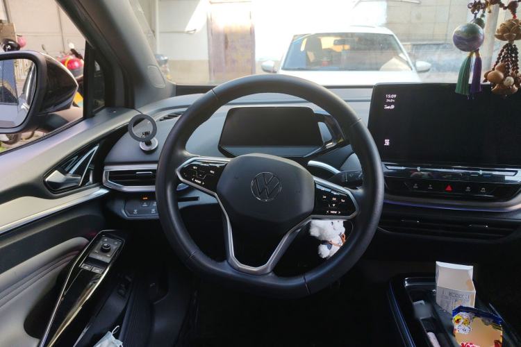 Used Volkswagen ID.4 CROZZ 2021 Long-Range PRO Two-Wheel Drive Version
