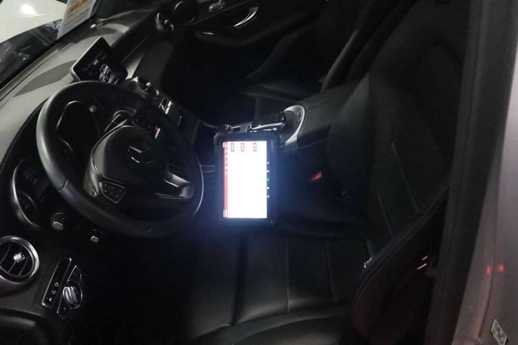 Used Mercedes-Benz GLC 2016 GLC 300 4MATIC Dynamic Model
