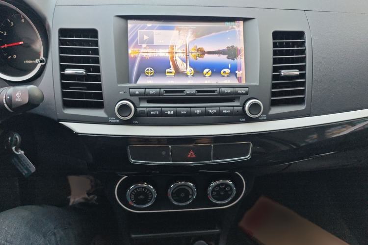 Used Mitsubishi Lancer EX 2016 1.8L Manual Black-and-White Retro Edition
