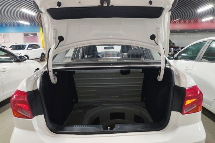 Used Volkswagen Jetta 2017 1.5L Manual Fashion Edition
