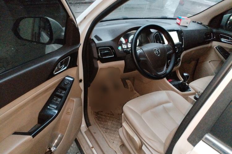 Used Baojun 730 2014 1.5L manual Comfort ESP version 7 seats