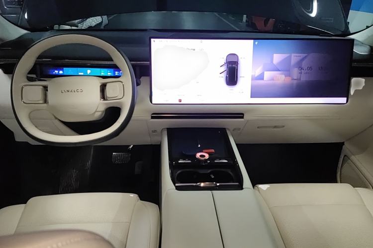 Used Lynk & Co 900 2025 2.0T Ultra Center Console