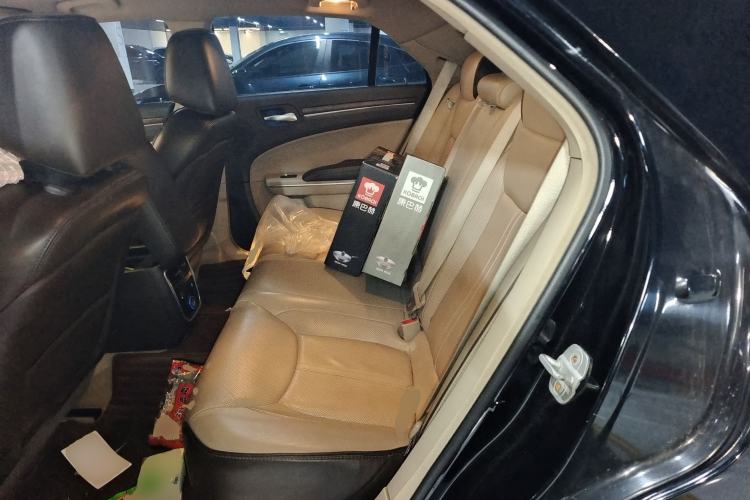 Used Chrysler 300C 2012 3.6L Luxury Edition