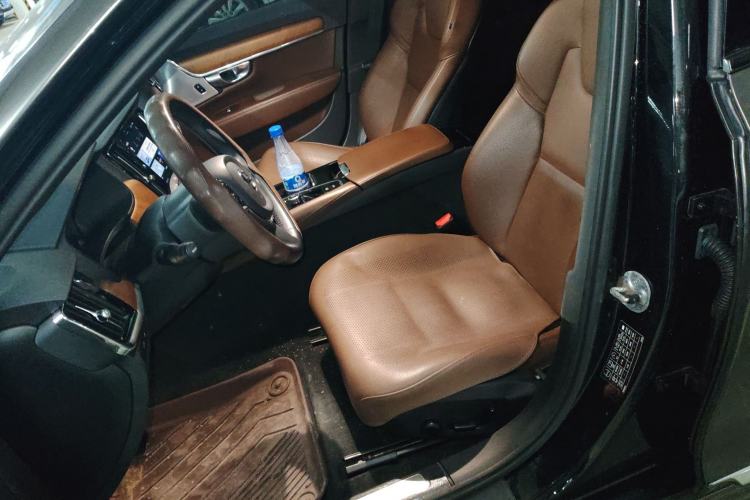 Used Volvo S90 New Energy 2023 T8 Plug-in Hybrid All-Wheel Drive Long-Range Zhiyi Luxury Edition
