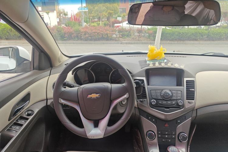 Used Chevrolet Cruze 2015 1.5L Classic SE MT Steering Wheel