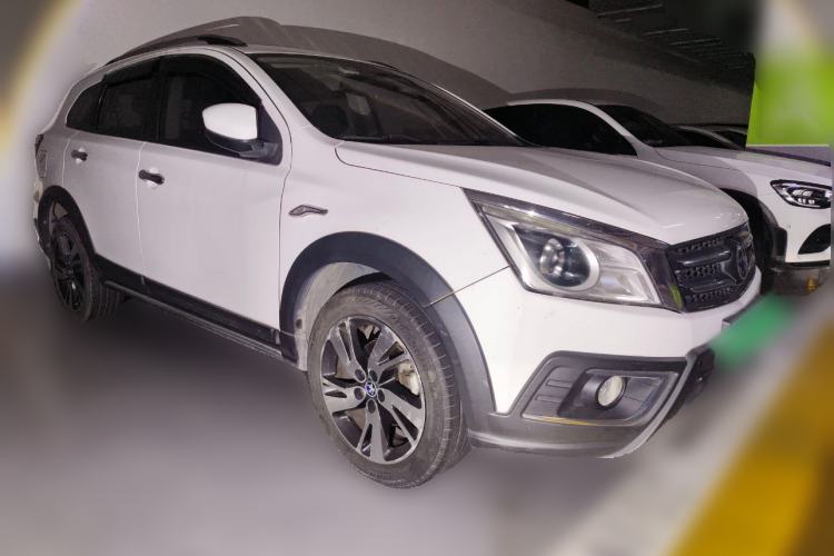 Used Venucia T70X 2015 2.0L CVT SmartFun Sport Edition