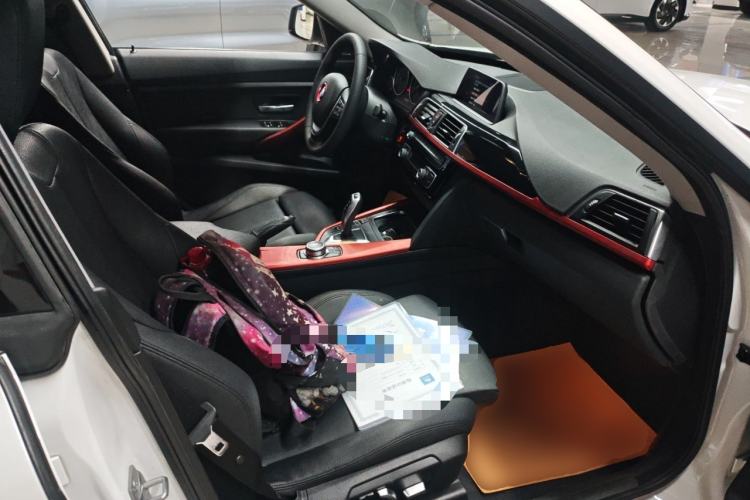 Used BMW 3 Series GT 2019 320i Sport Edition Right Front Seat