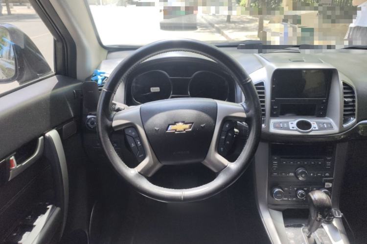 Used Chevrolet Captiva 2015 2.4L 4x4 Flagship Edition 7-Seater