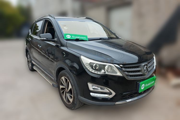 Used Baojun 560 2016 1.8L iAMT Luxury Model Front Right 45 Deg