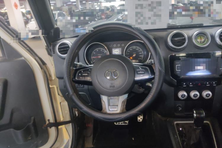 Used BAIC Off-Road BJ40 2016 2.3T Automatic Two-Wheel Drive Prestige Edition Steering Wheel