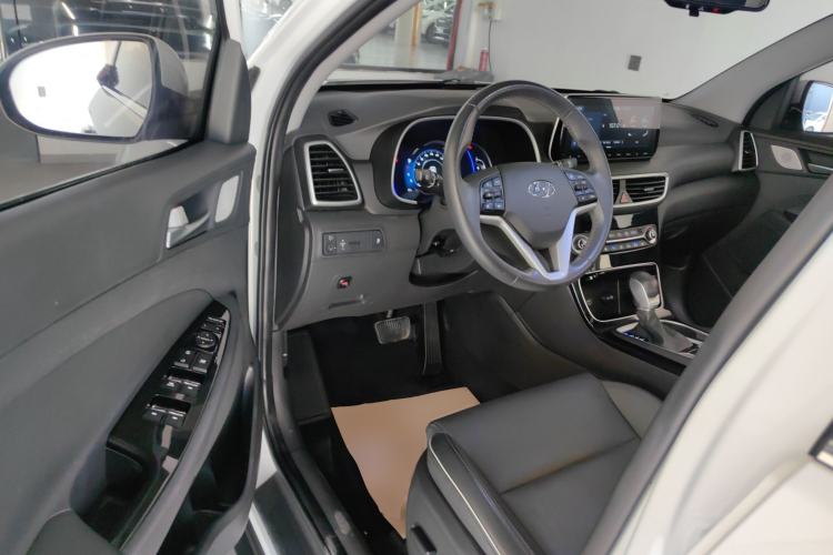 Used Hyundai Tucson 2020 280TGDi Two-Wheel-Drive GLS Smart Connectivity Version China VI Standard
