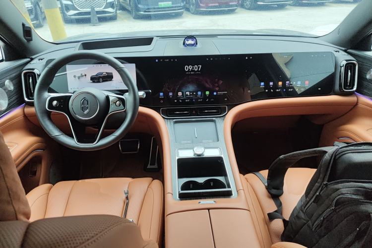 Used Hima AITO M9 2025 Extended-Range Max Version 52 kWh 6-Seater Edition Center Console