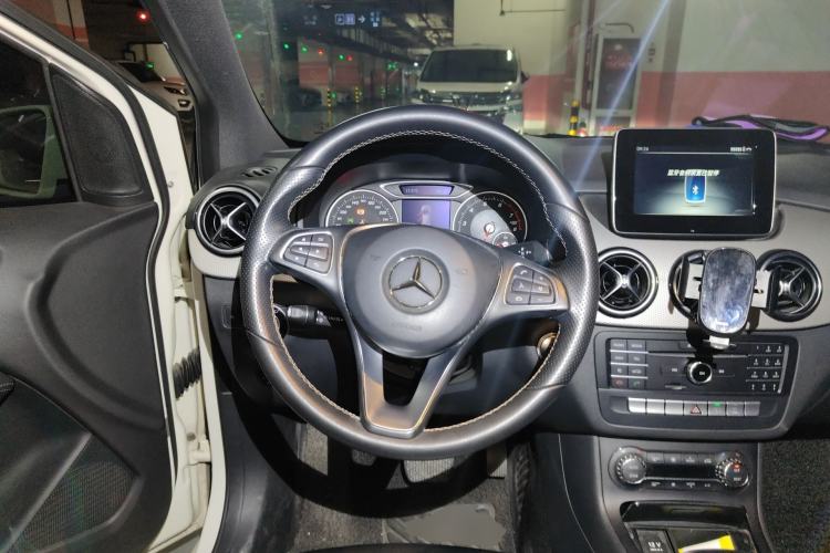 Used Mercedes-Benz B-Class 2016 B 200 Exclusive Edition Steering Wheel