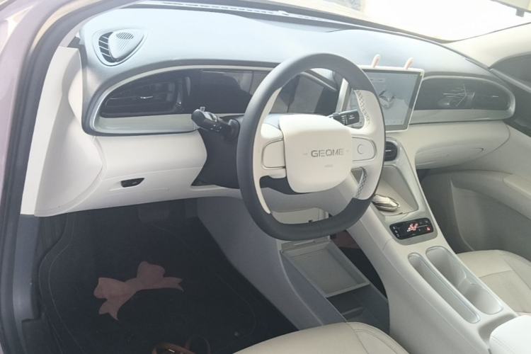 Used Geely Galaxy Geome 2025 410 km Free Version