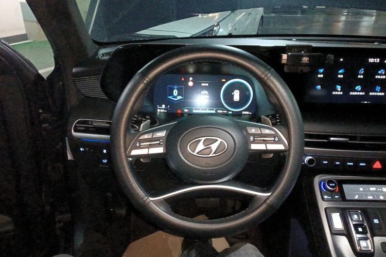 Used Hyundai Palisade 2023 3.5L Automatic 4x4 the Appreciator Plus Version Steering Wheel