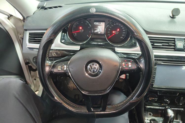 Used Volkswagen Bora 2018 1.5L Automatic Comfort Model Steering Wheel