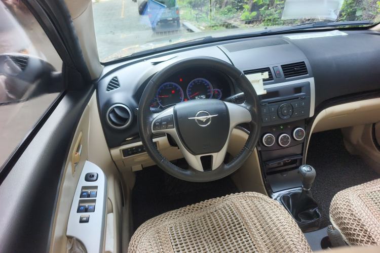 Used Haima Fumei 2014 Sedan 1.6L Manual Luxury Edition Steering Wheel