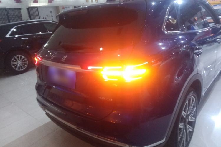 Used Hongqi HS5 2022 Facelifted Version 2.0T Smart Connect Flagship All-Wheel-Drive Edition