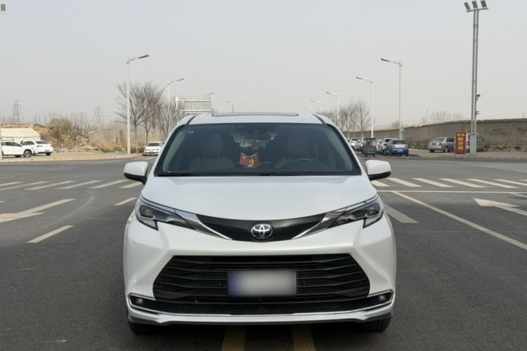 Used Toyota SIENNA 2023 2.5L Hybrid Comfort Edition