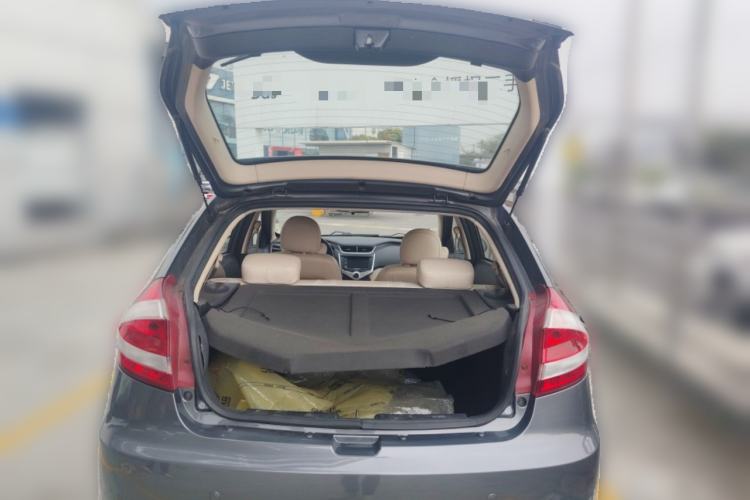 Used Chery Fengyun 2 2013 Hatchback 1.5L Manual Ruiyi Edition Trunk