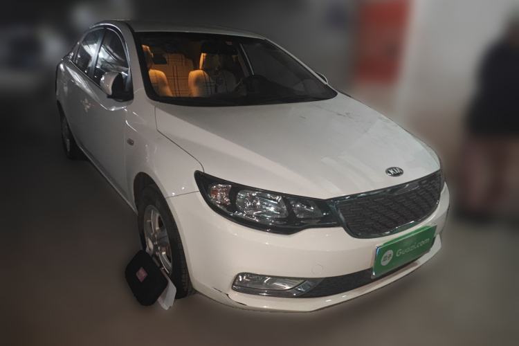 Used Kia Forte 2014 1.6L AT GL Front Right 45 Deg
