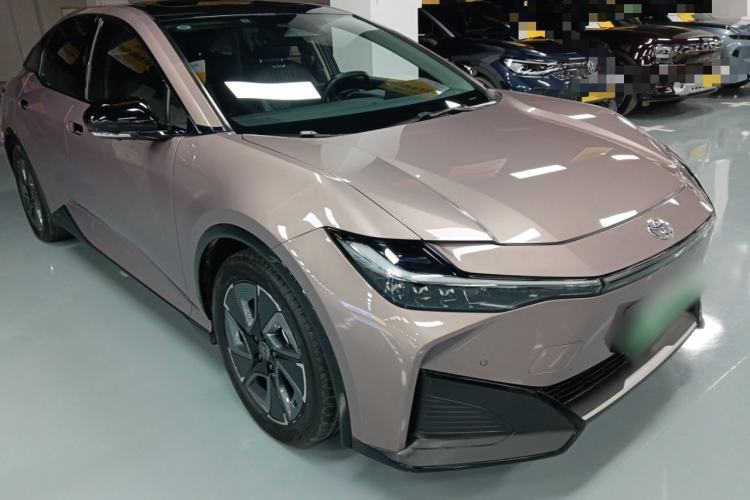 Used Toyota bZ3 2023 616 km Long-Range Premium

