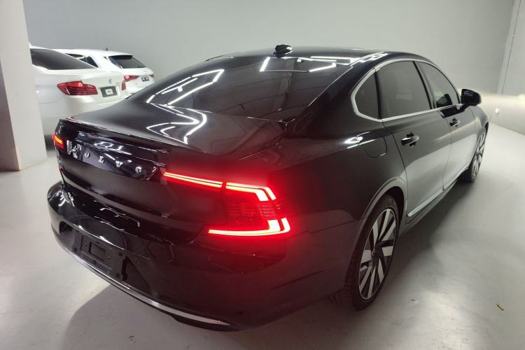 Used Volvo S90 New Energy 2025 Plug-in Hybrid Four-Wheel Drive Long-Range Luxury Smart Edition