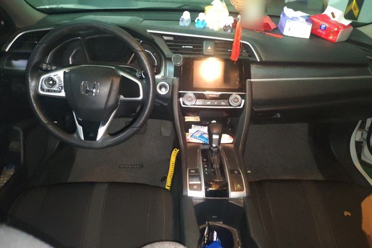 Used Honda Civic 2016 220TURBO CVT Luxury Edition Center Console