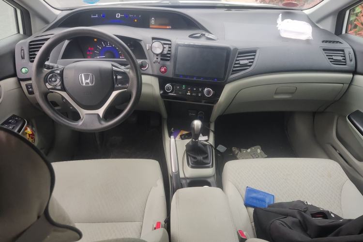 Used Honda Civic 2014 1.8L manual Comfort version Center Console