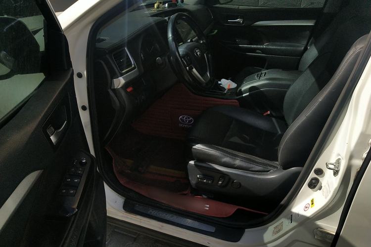 Used Toyota Highlander 2015 2.0T Four-Wheel Drive Luxury Edition 7-Seater Driver Seat