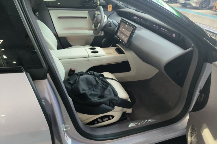 Used Avatr 06 2025 Pro Range-Extended Edition Right Front Seat
