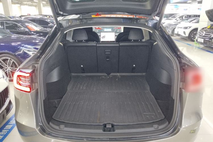 Used Tesla Model Y 2024 Long-Range All-Wheel-Drive Version Trunk