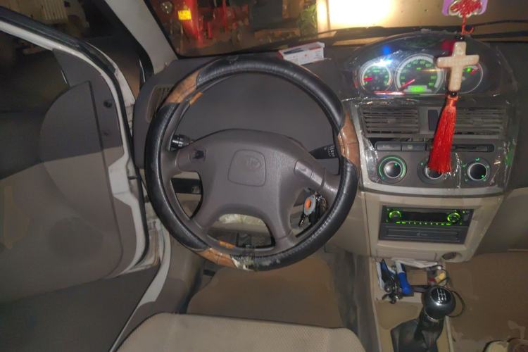 Used FAW Weizhi 2011 Sedan 1.5L Manual Elite Model