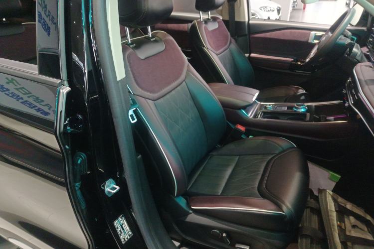 Used Ford Explorer 2023 EcoBoost 285 Four-Wheel Drive Titanium Edition 6 Seats