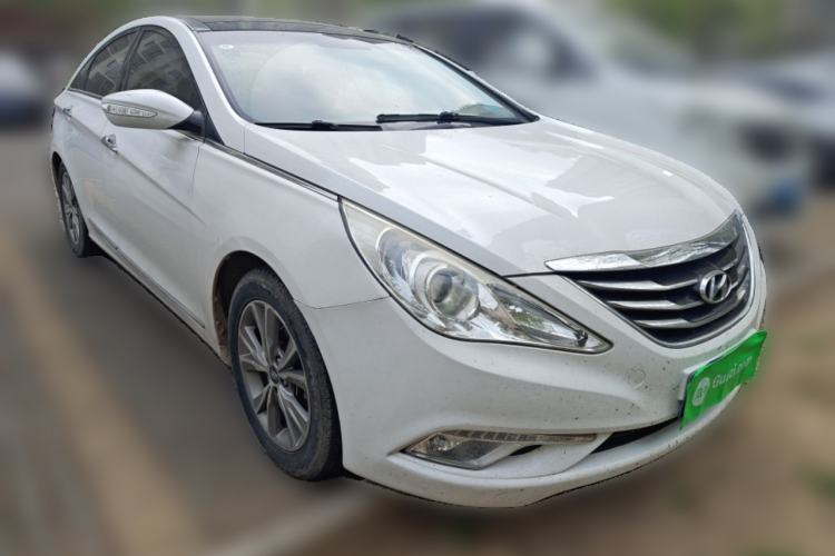 Used Hyundai Sonata 2014 2.0L Automatic Luxury Edition Front Right 45 Deg