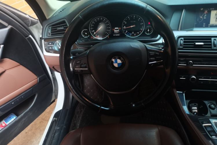 Used BMW 5 Series 2017 525Li Leading Model Steering Wheel